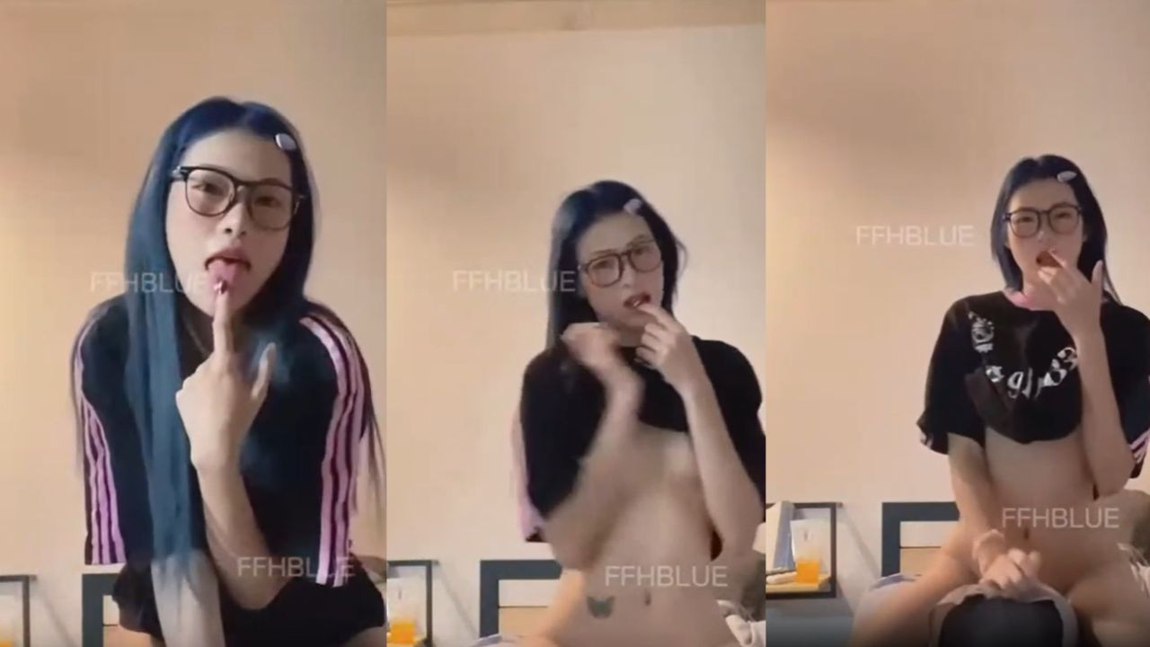 คลิปหลุดทางบ้าน ffhblue น้องแว่น โชว์สกิลเกี่ยวหีผ่านกล้อง บดๆ ขยี้บนโซฟา ทำเอาfcน้ำแตกตามๆ กัน